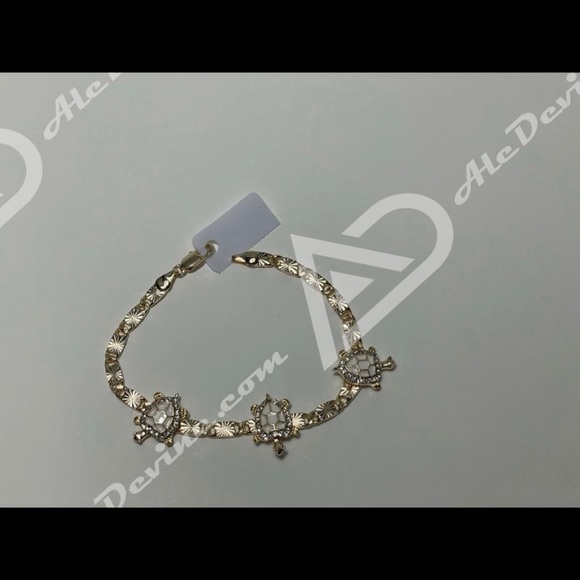 White Turtle Bracelet (gold plated) - Picture 2 of 6